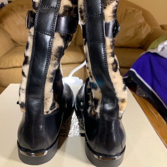 Burberry - Picture 3 of 5